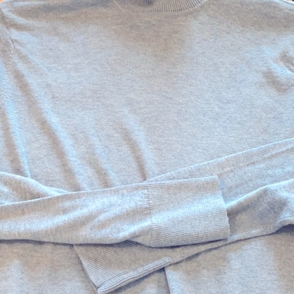 Chaps Blue Turtleneck Size Medium Like new - Picture 5 of 6